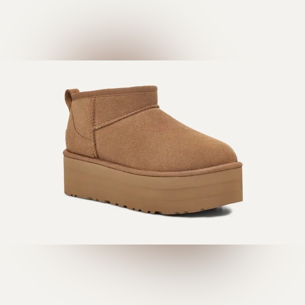 Classic Ultra Mini Platform✨ Size 7 NEW IN BOX